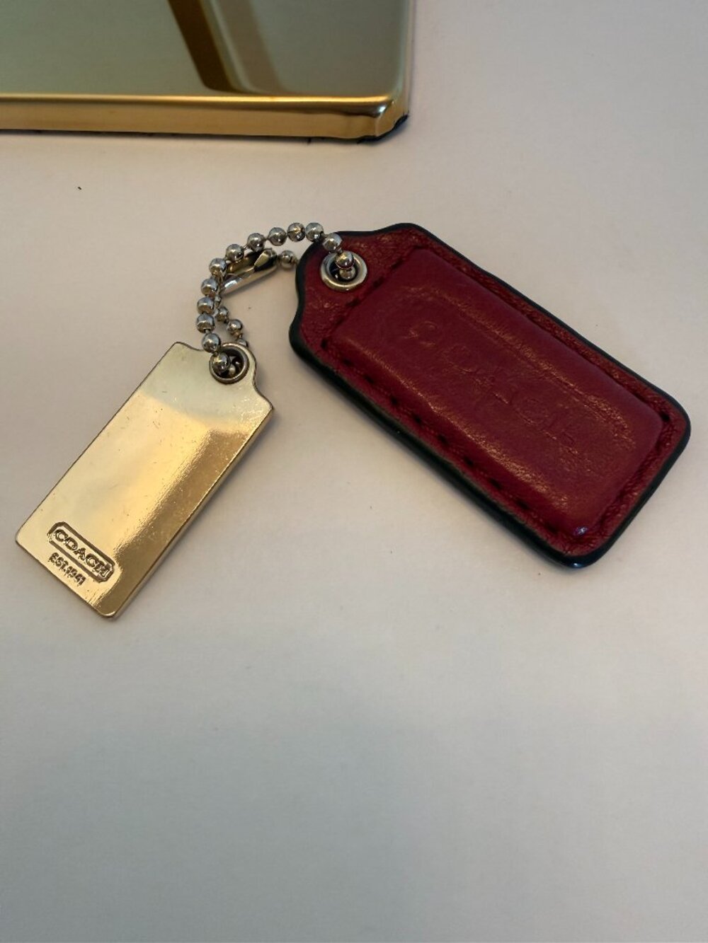Coach Hangtag RED/GOLD D-031